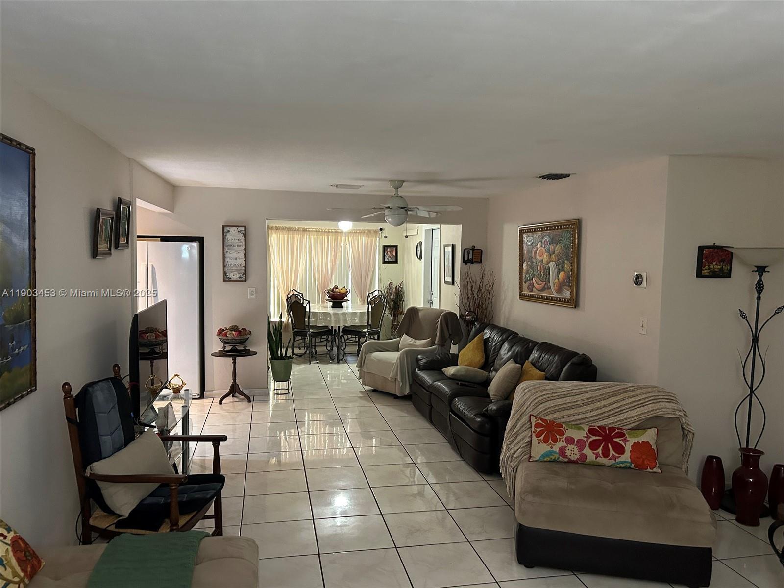 7040 Thomas St, Hollywood FL 33024 photo 4