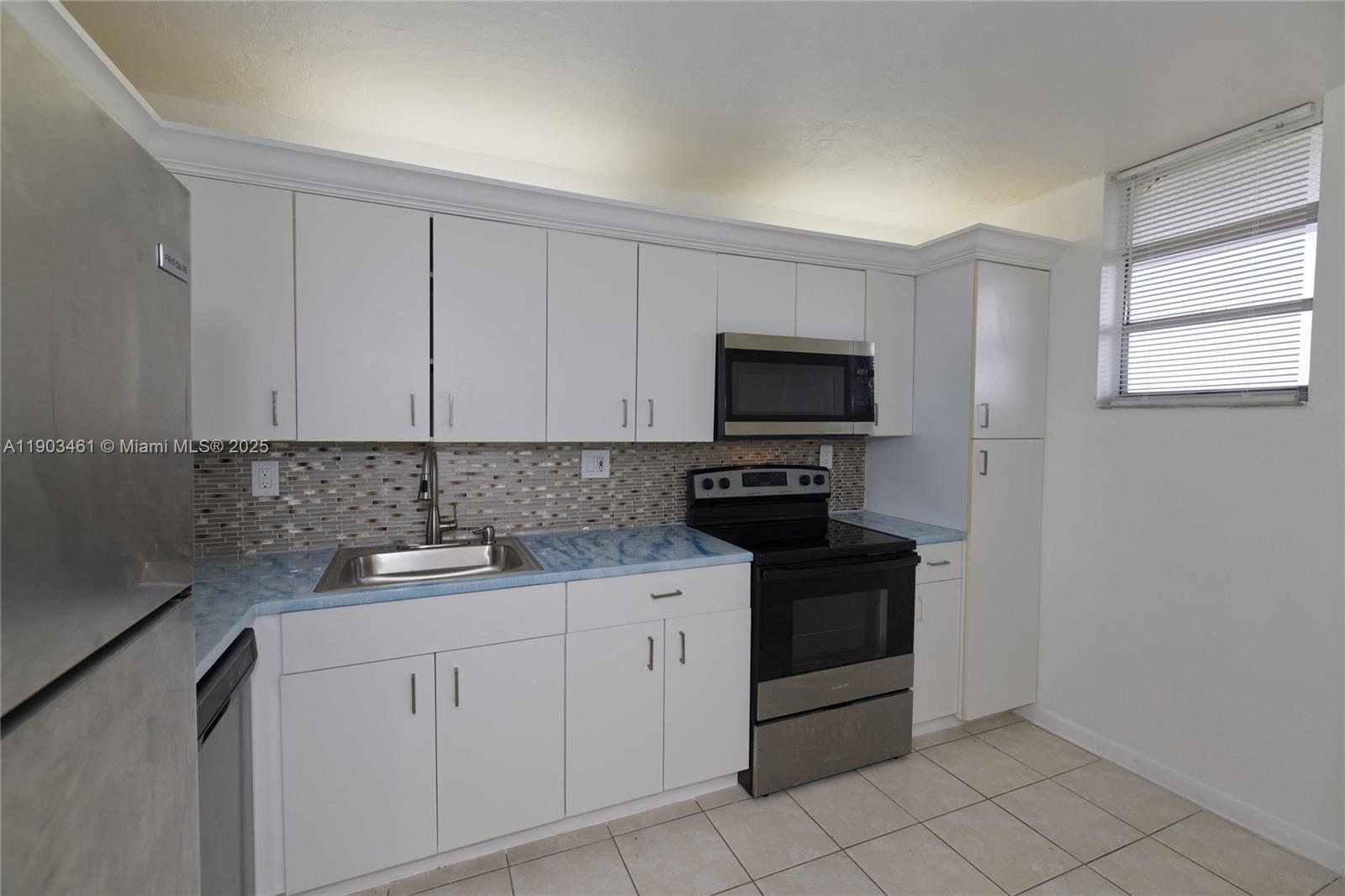 2903 N Miami Beach Blvd # 806, North Miami Beach FL 33160 photo 2