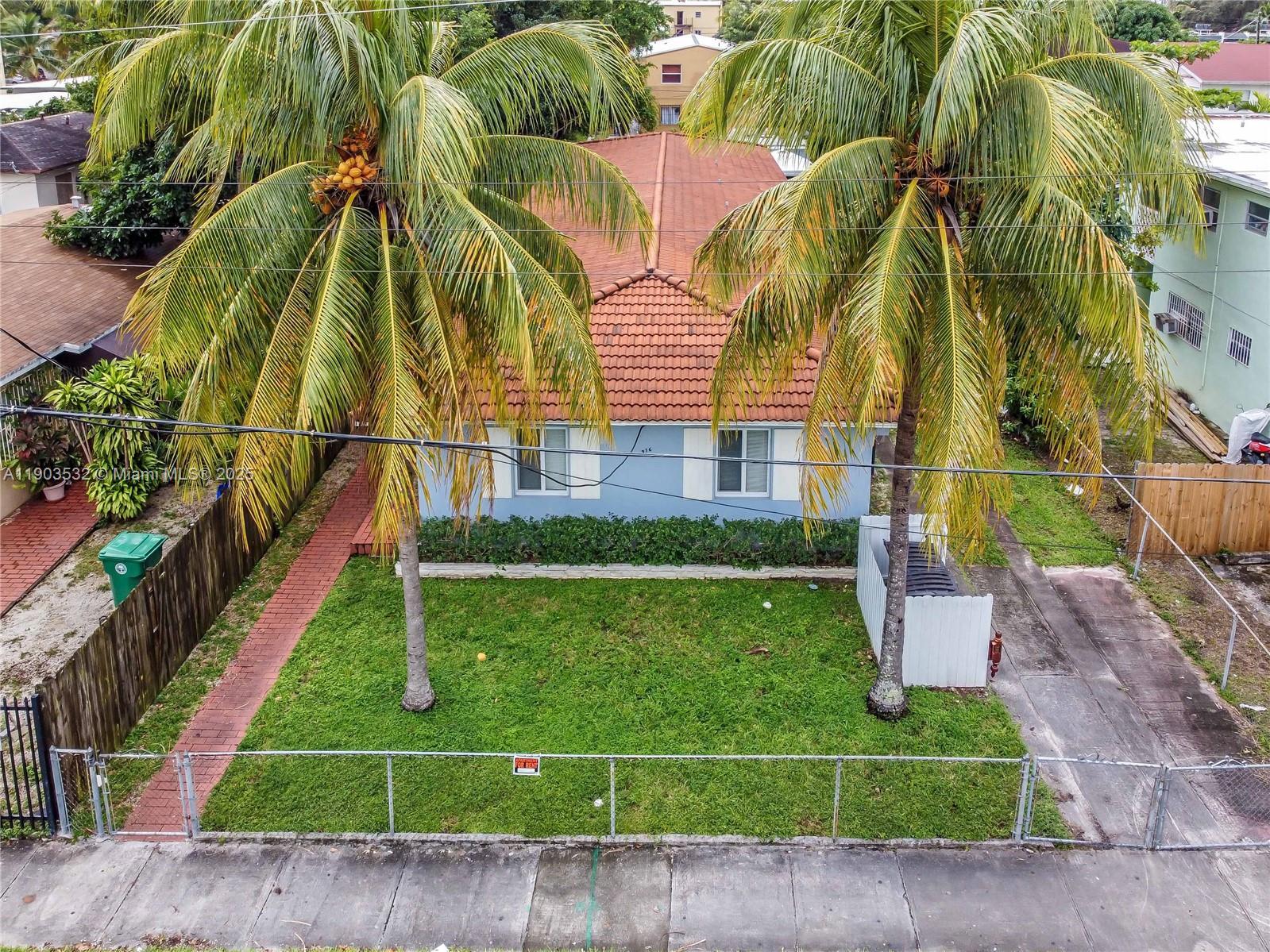 976 NW 6th St, Miami FL 33136 photo 2