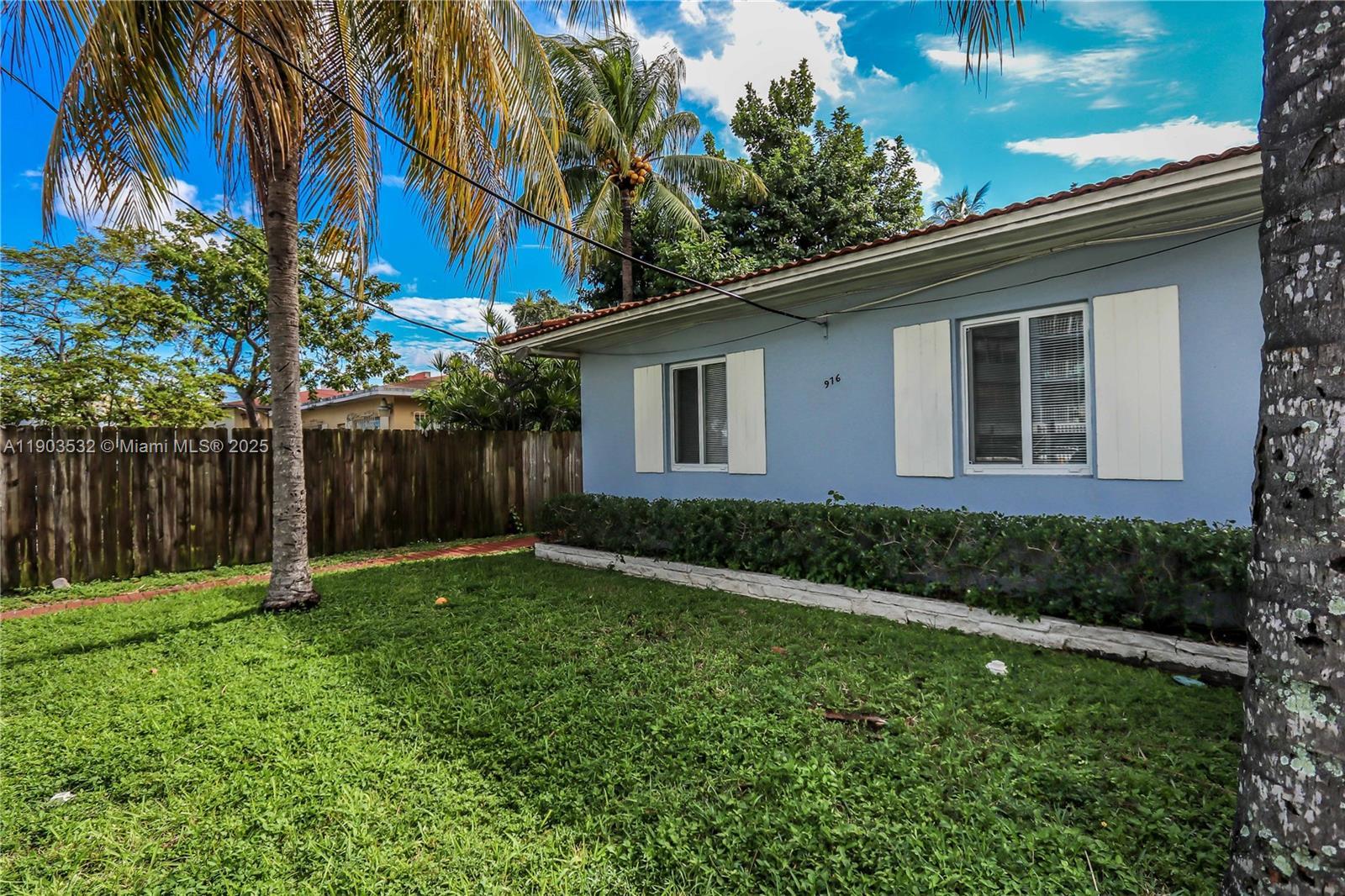 976 NW 6th St, Miami FL 33136 photo 3