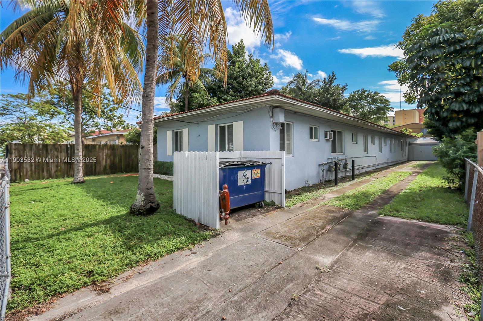 976 NW 6th St, Miami FL 33136 photo 4