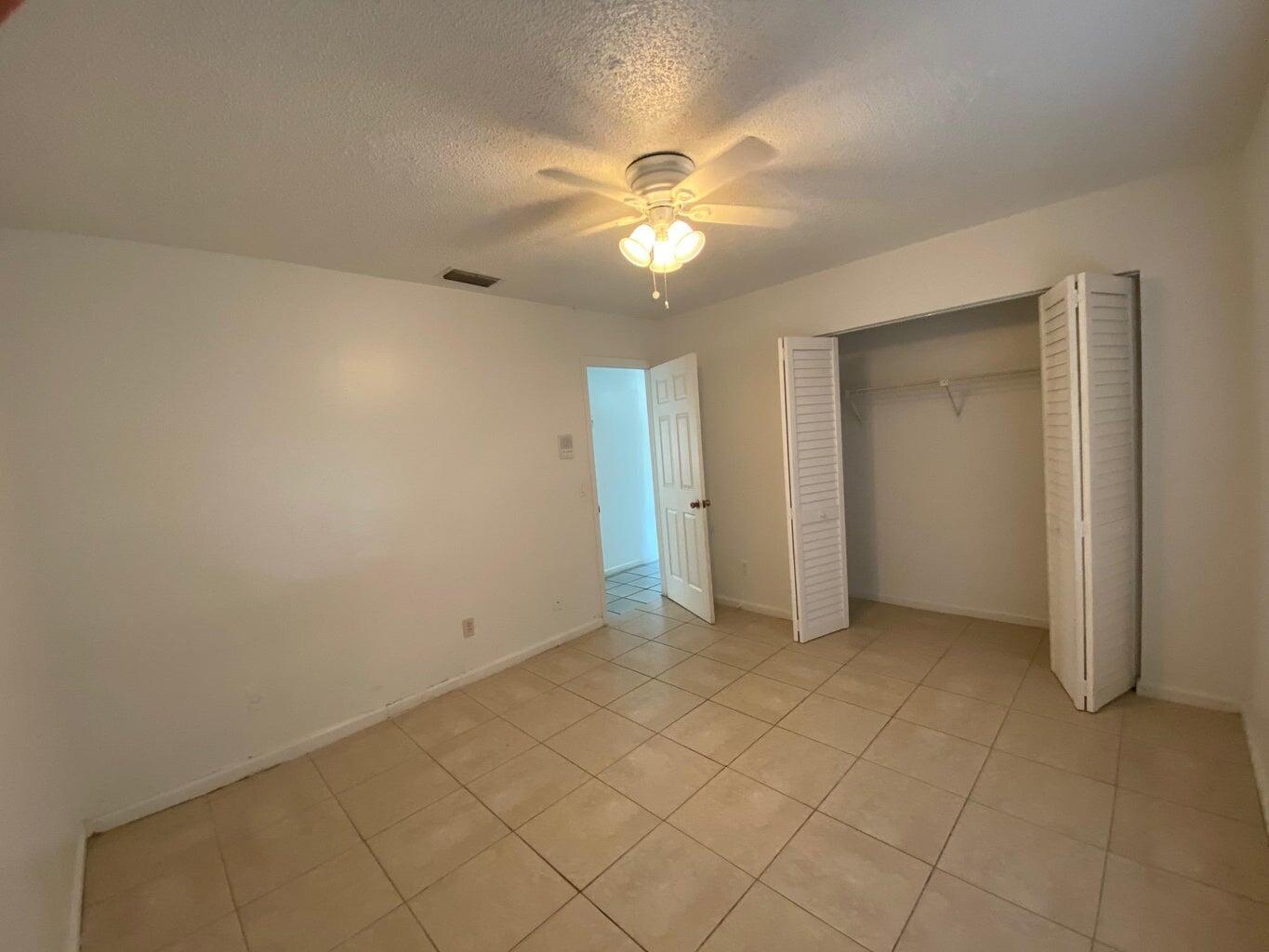 399 Glenwood Drive, West Palm Beach FL 33415 photo 5