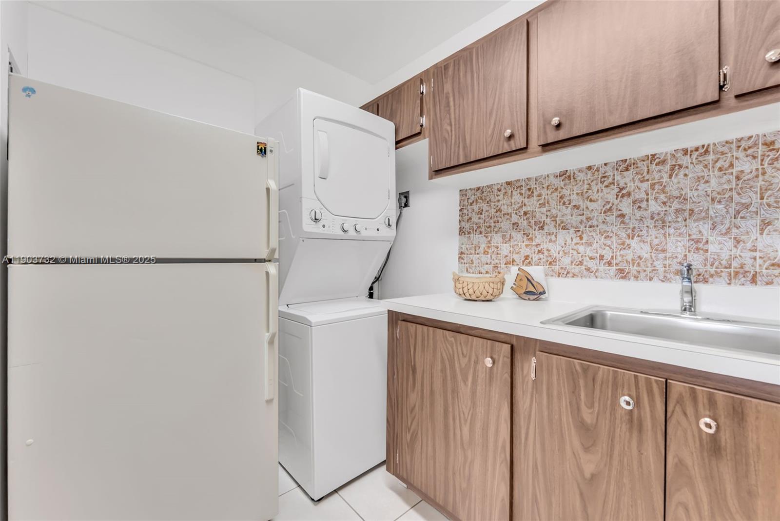3661 SW 9th Ter # 402, Miami FL 33135 photo 5