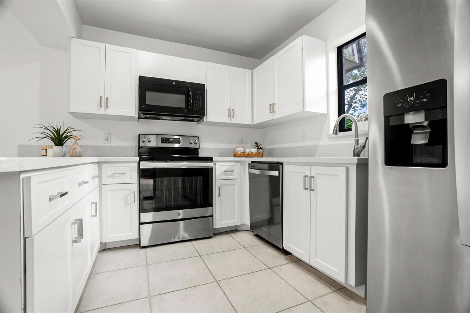 7690 Courtyard Run W, Boca Raton FL 33433