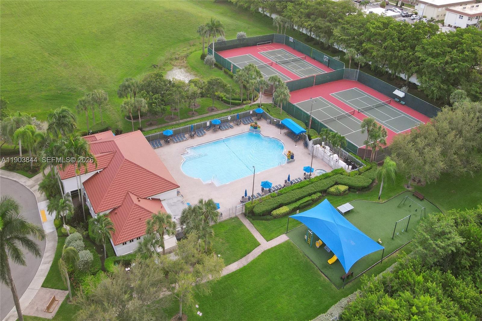 1046 Satinleaf St, Hollywood FL 33019 photo 2