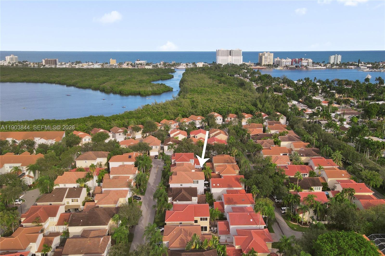 1046 Satinleaf St, Hollywood FL 33019 photo 3