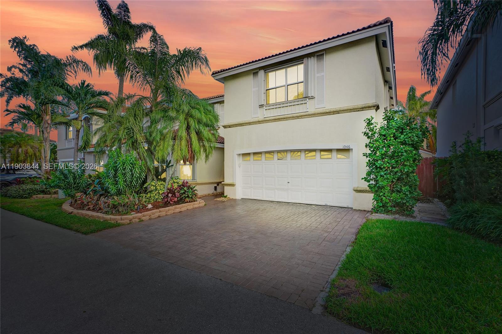 1046 Satinleaf St, Hollywood FL 33019 photo 4