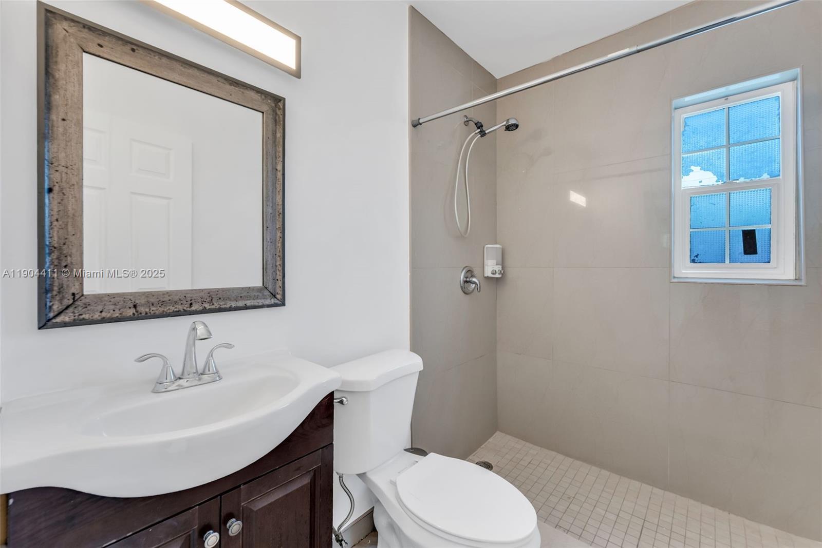 1639 Hayes St, Hollywood FL 33020 photo 3