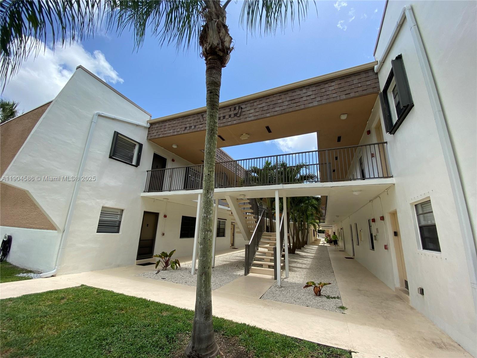 8261 SW 128th St # 211, Pinecrest FL 33156