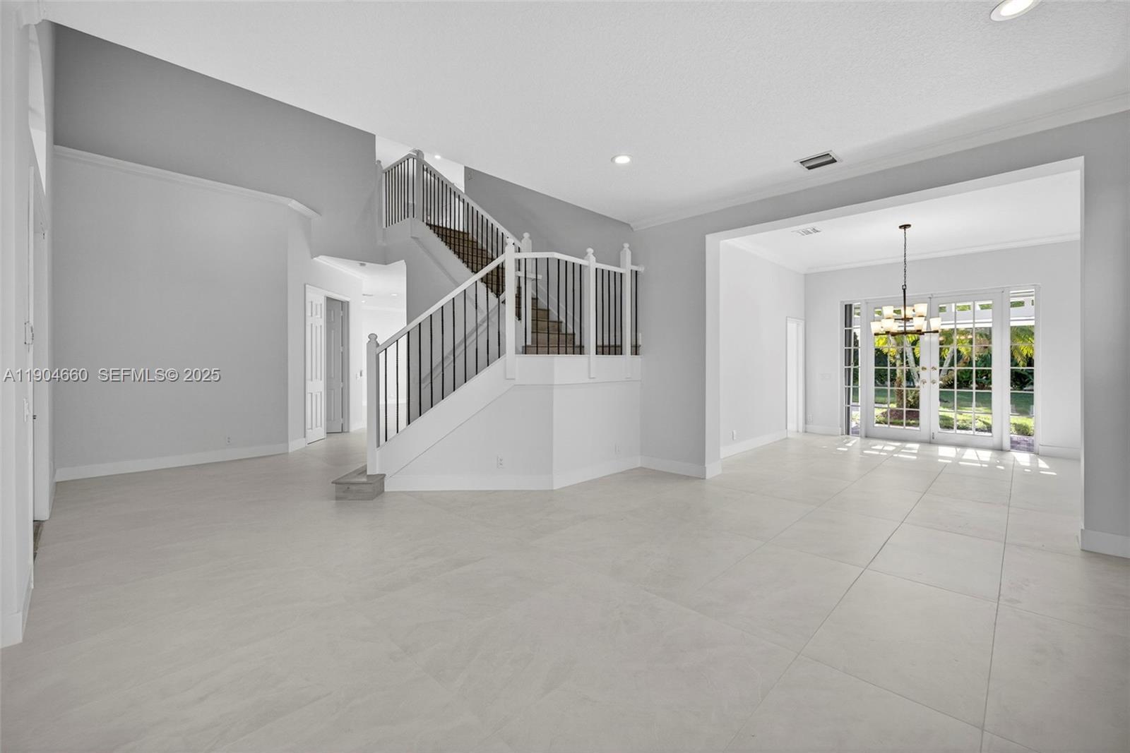 1781 Harbor Pointe Cir, Weston FL 33327 photo 2