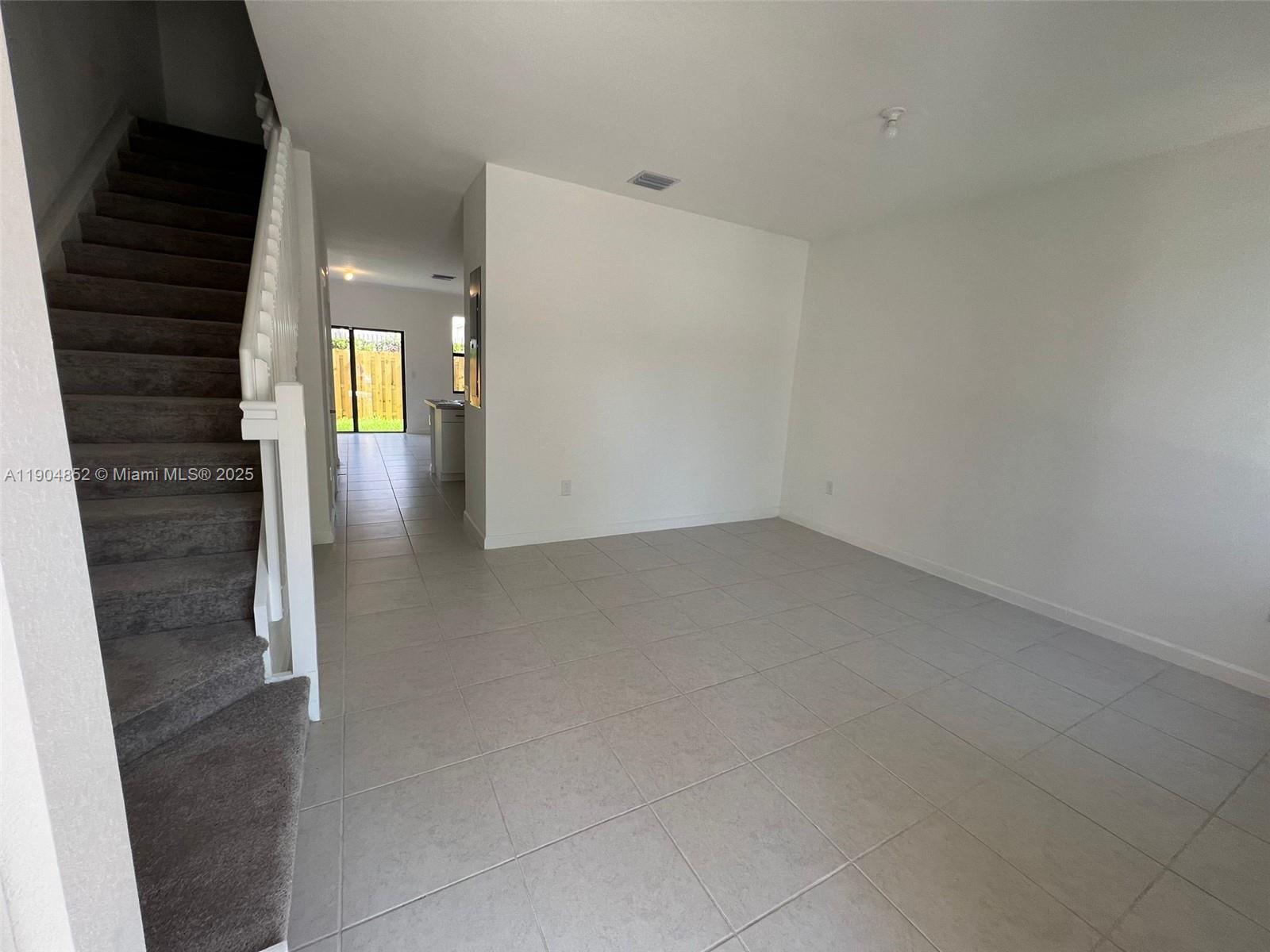 875 NE 211TH ST # 0, Miami FL 33179 photo 2