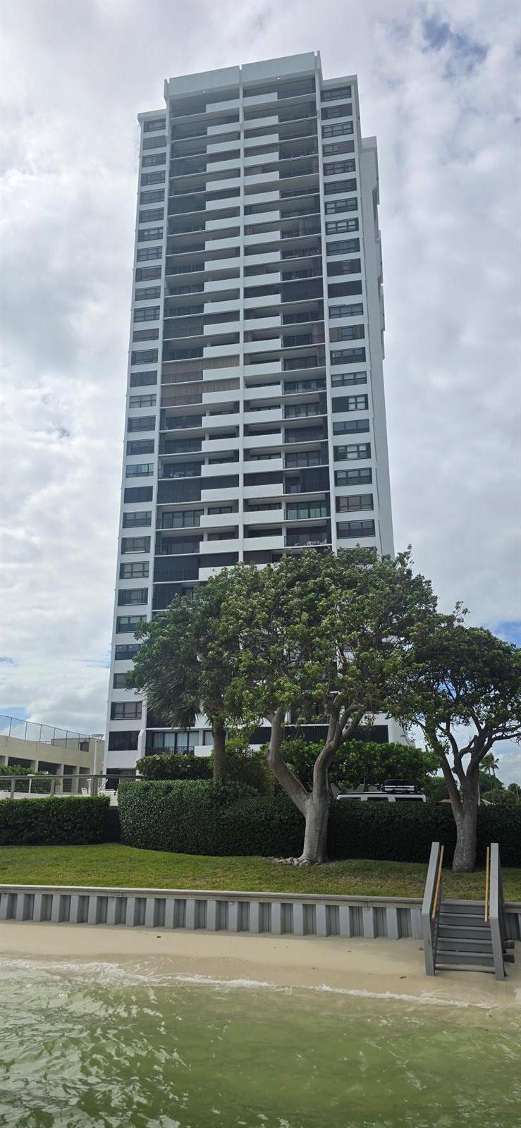 5600 N Flagler Drive # 801, West Palm Beach FL 33407