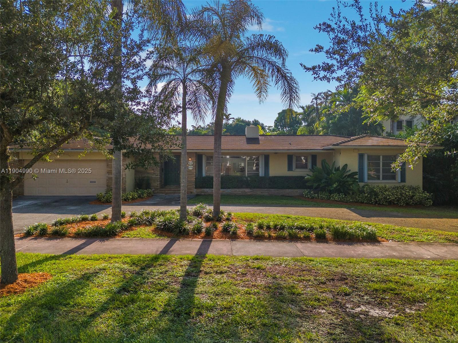 2615 Alhambra Cir, Coral Gables FL 33134 photo 3