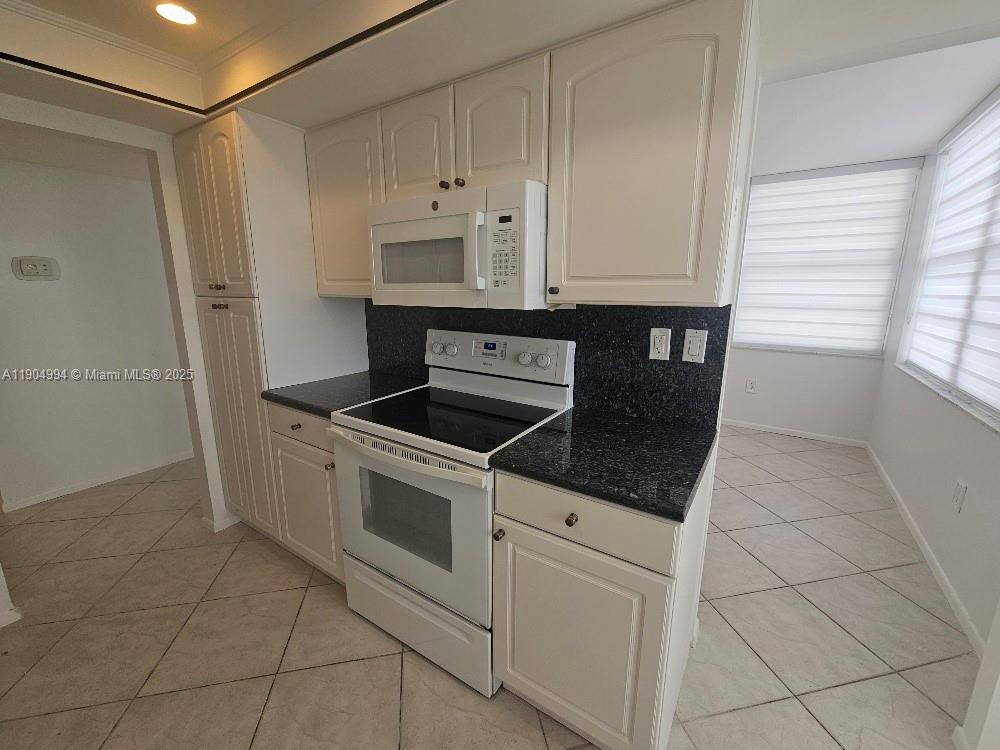 18041 Biscayne Blvd # 204, Aventura FL 33160 photo 3