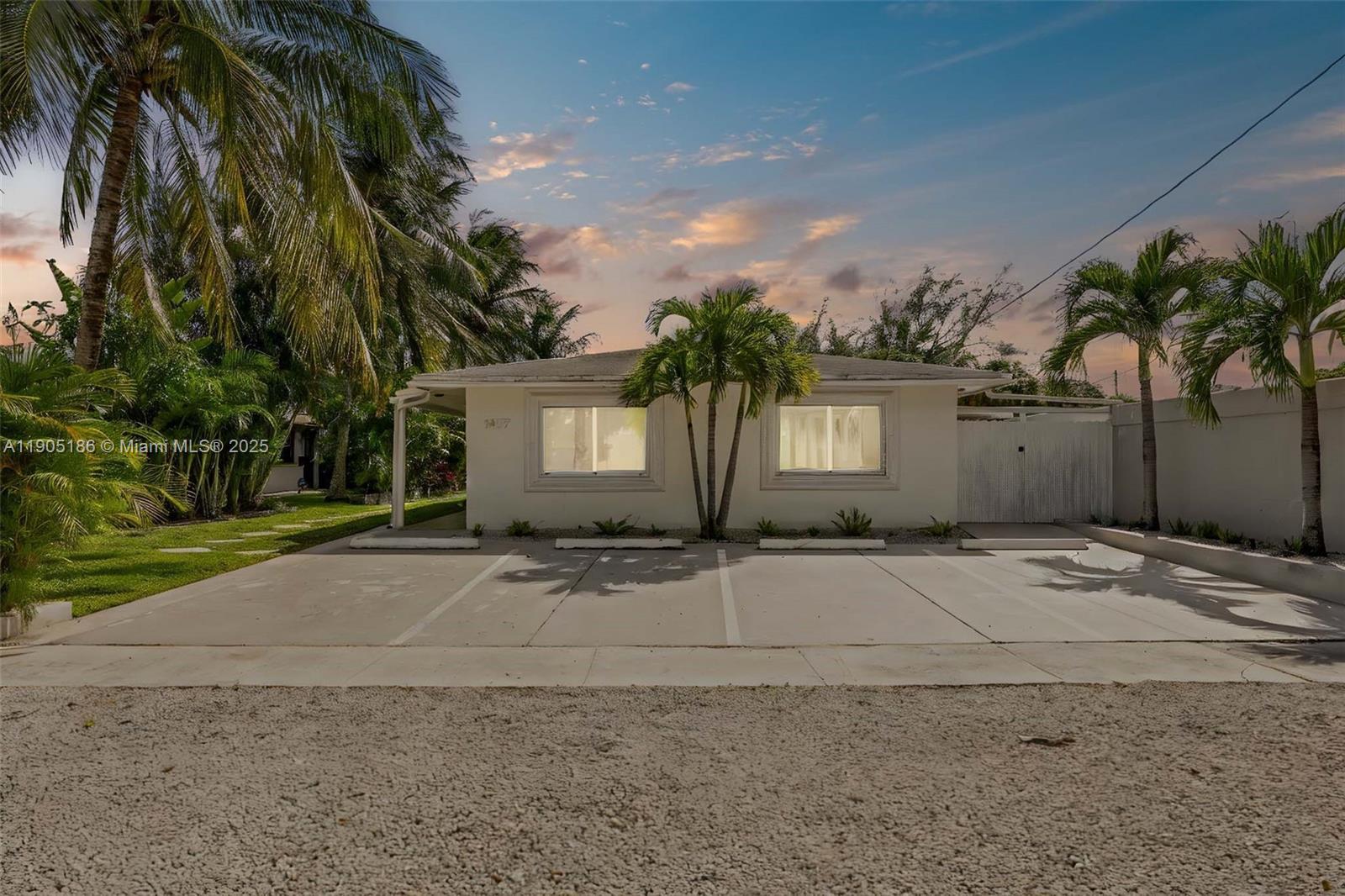 1477 NW 10th St, Dania Beach FL 33004 photo 2