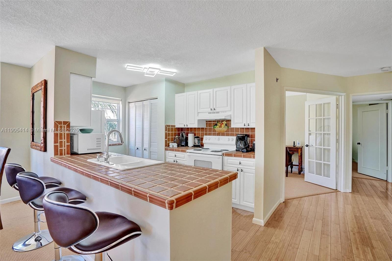 19877 E Country Club Dr # 3607, Aventura FL 33180 photo 5