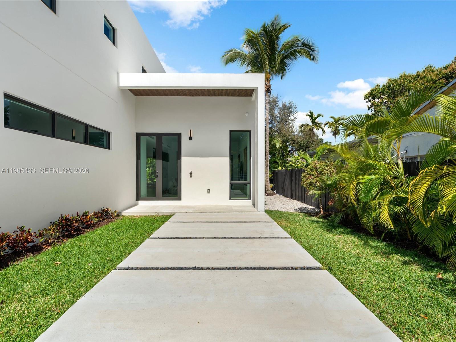 1259 SW 20th St, Miami FL 33145 photo 3