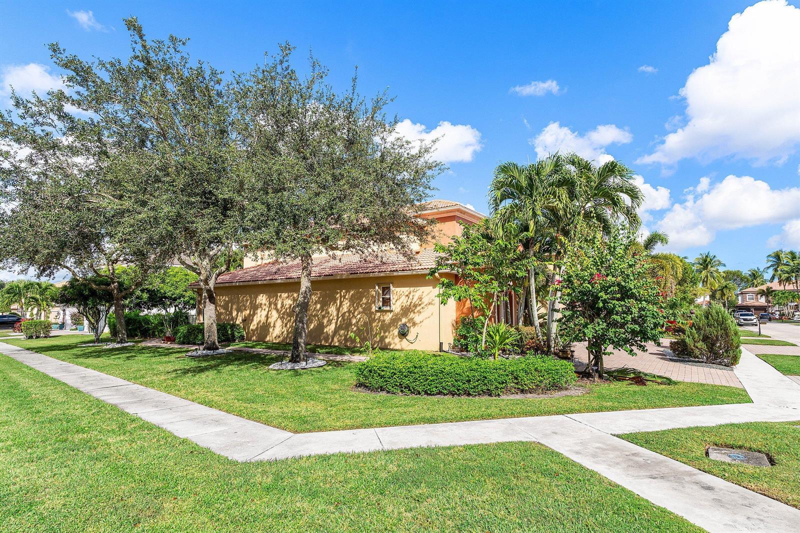 9915 Via Bernini, Lake Worth FL 33467 photo 2