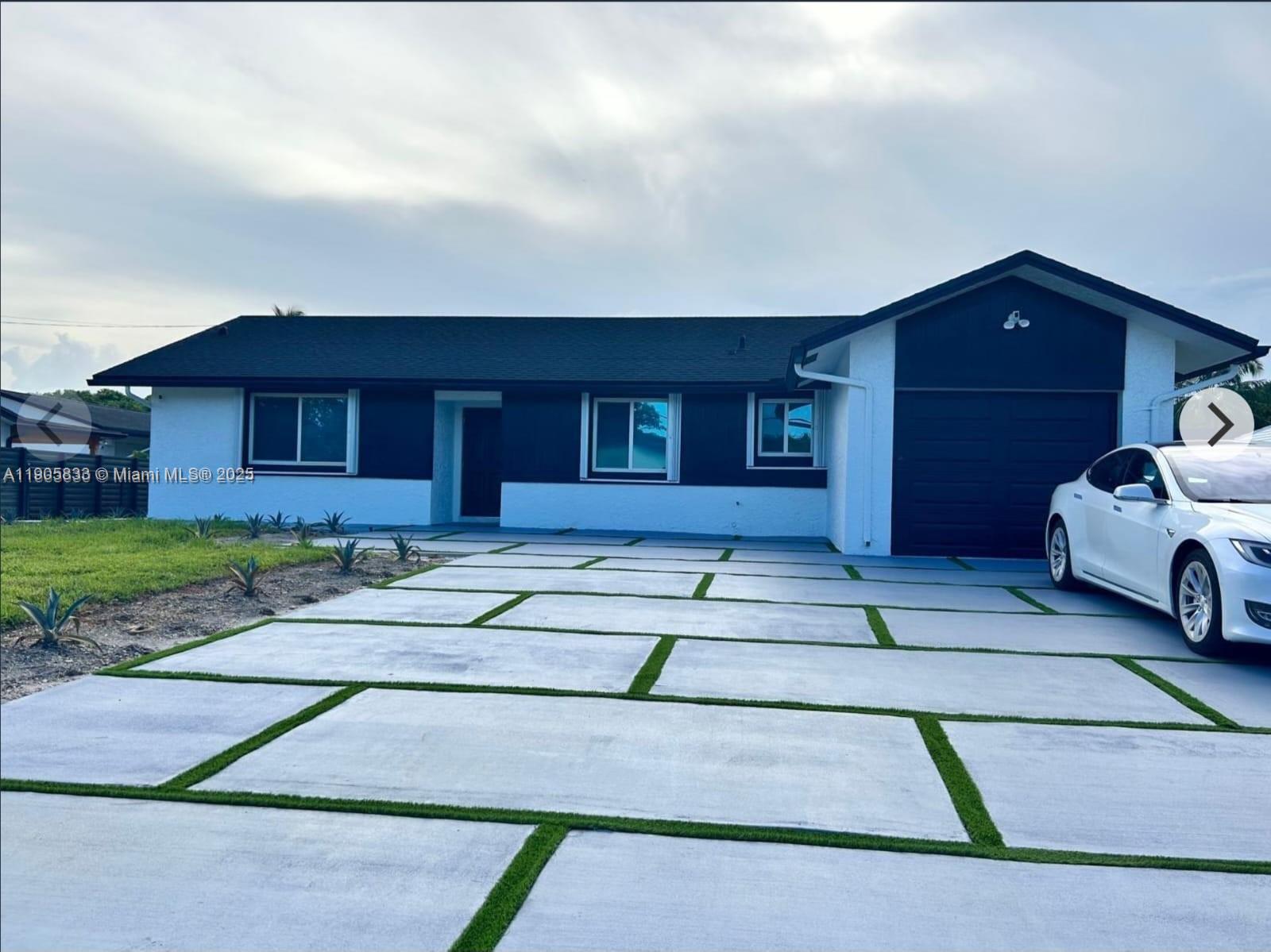 4521 SW 55th Ave, Davie FL 33314