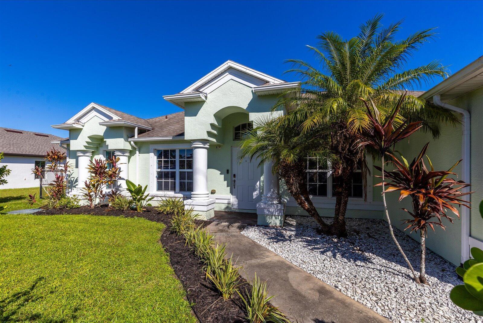 873 SW Tulip Boulevard, Port St. Lucie FL 34953 photo 4