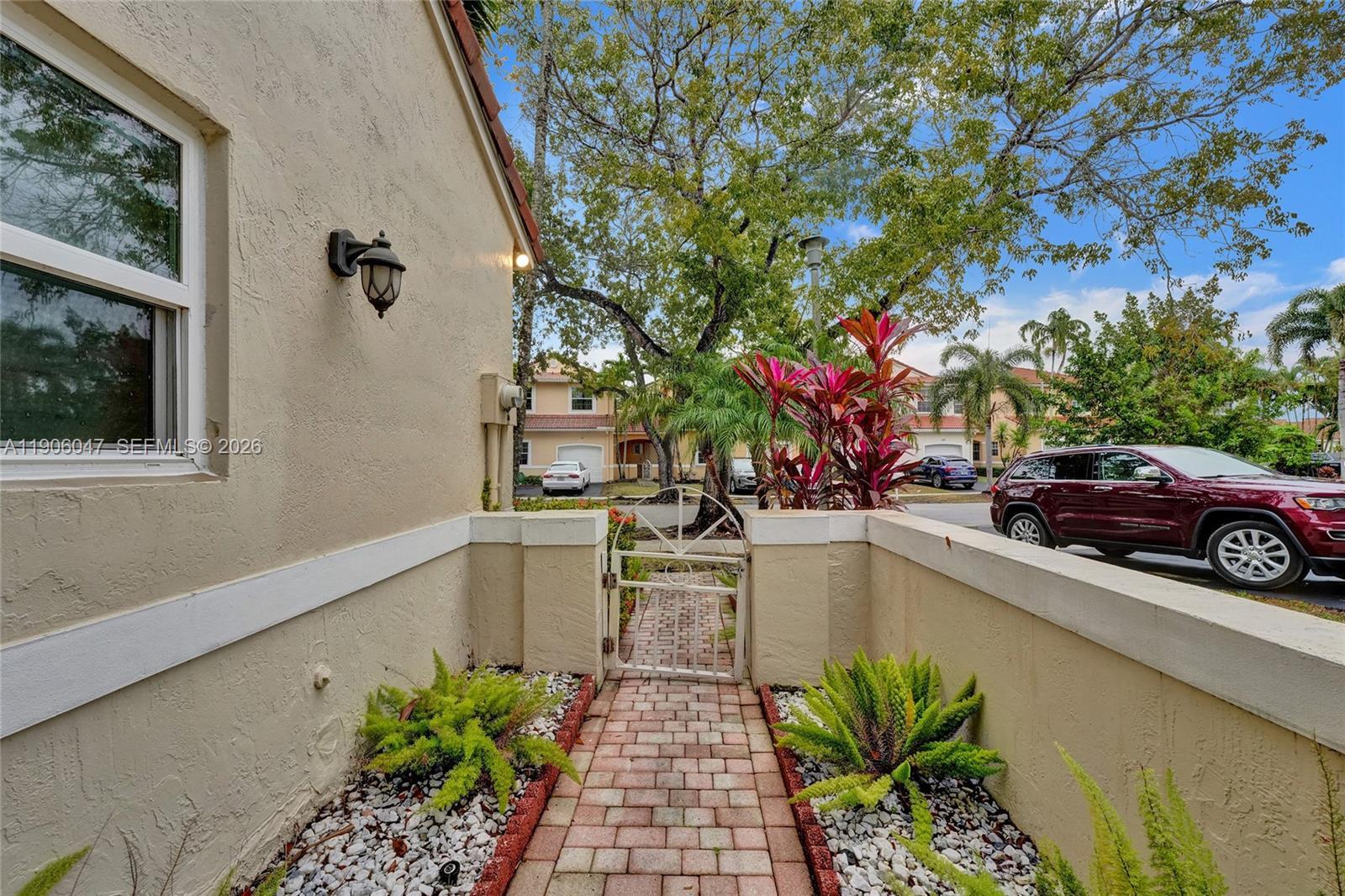 18060 SW 11th Ct, Pembroke Pines FL 33029 photo 3