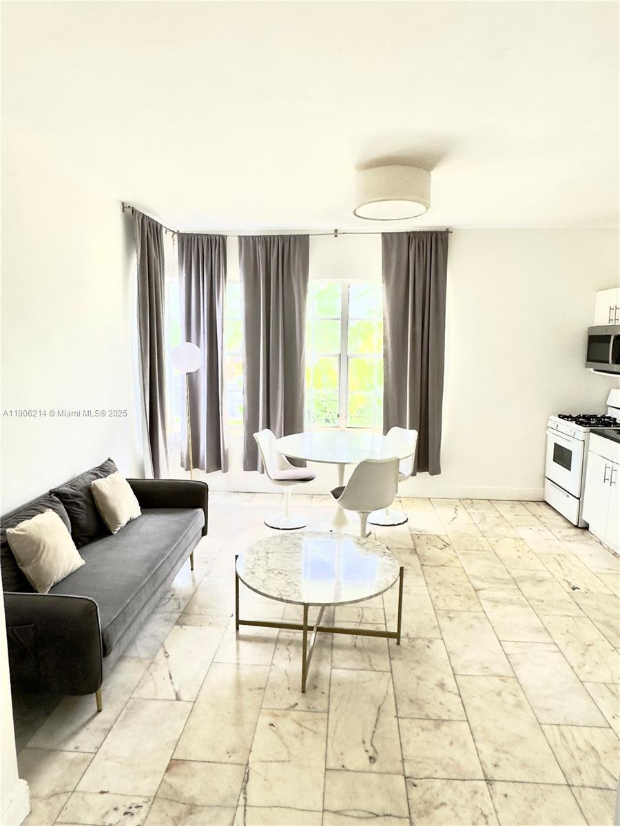 1526 Pennsylvania Ave # 2, Miami Beach FL 33139 photo 3
