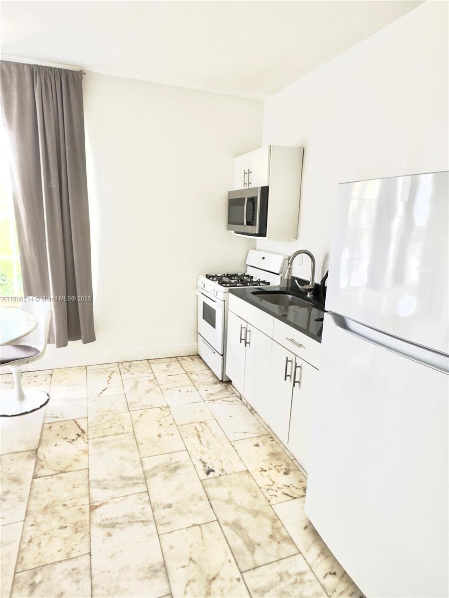 1526 Pennsylvania Ave # 2, Miami Beach FL 33139 photo 4