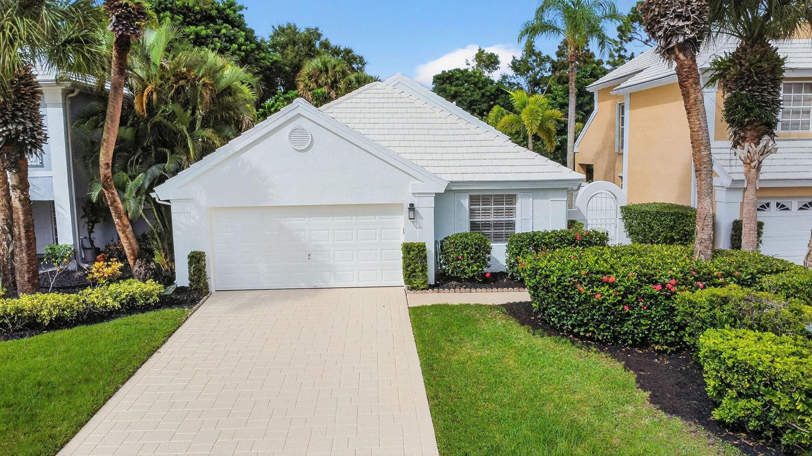 9333 Heathridge Drive, West Palm Beach FL 33411 photo 2