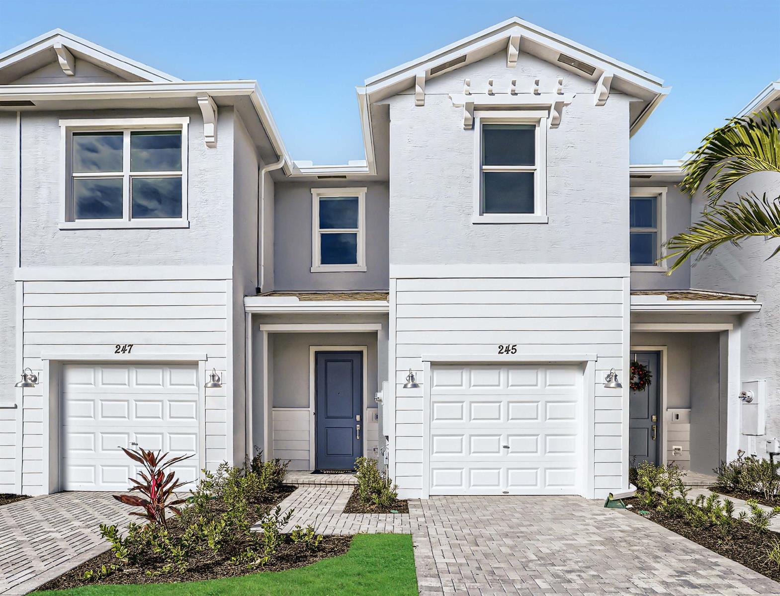 818 SE Grovebush Lane, Port St. Lucie FL 34984
