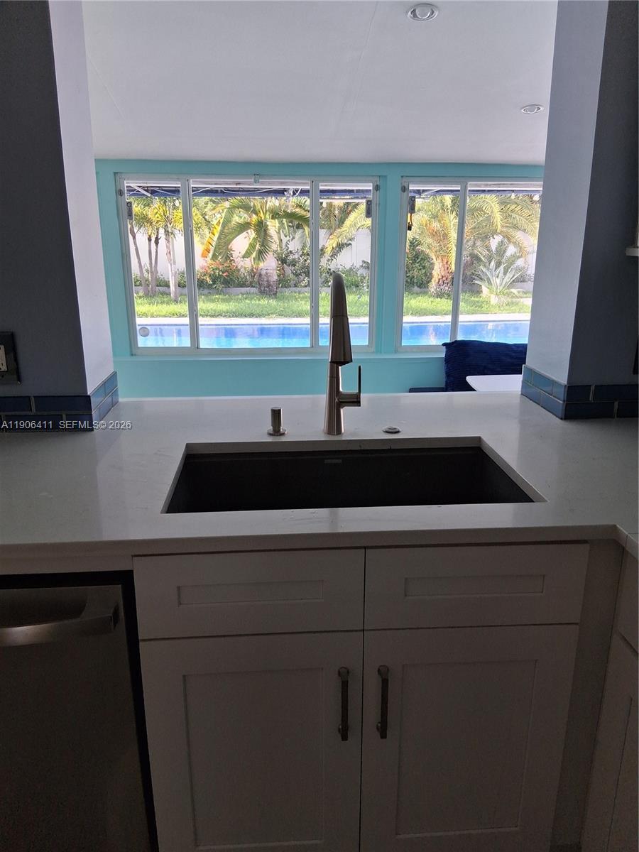 717 SE 2nd St, Deerfield Beach FL 33441 photo 5