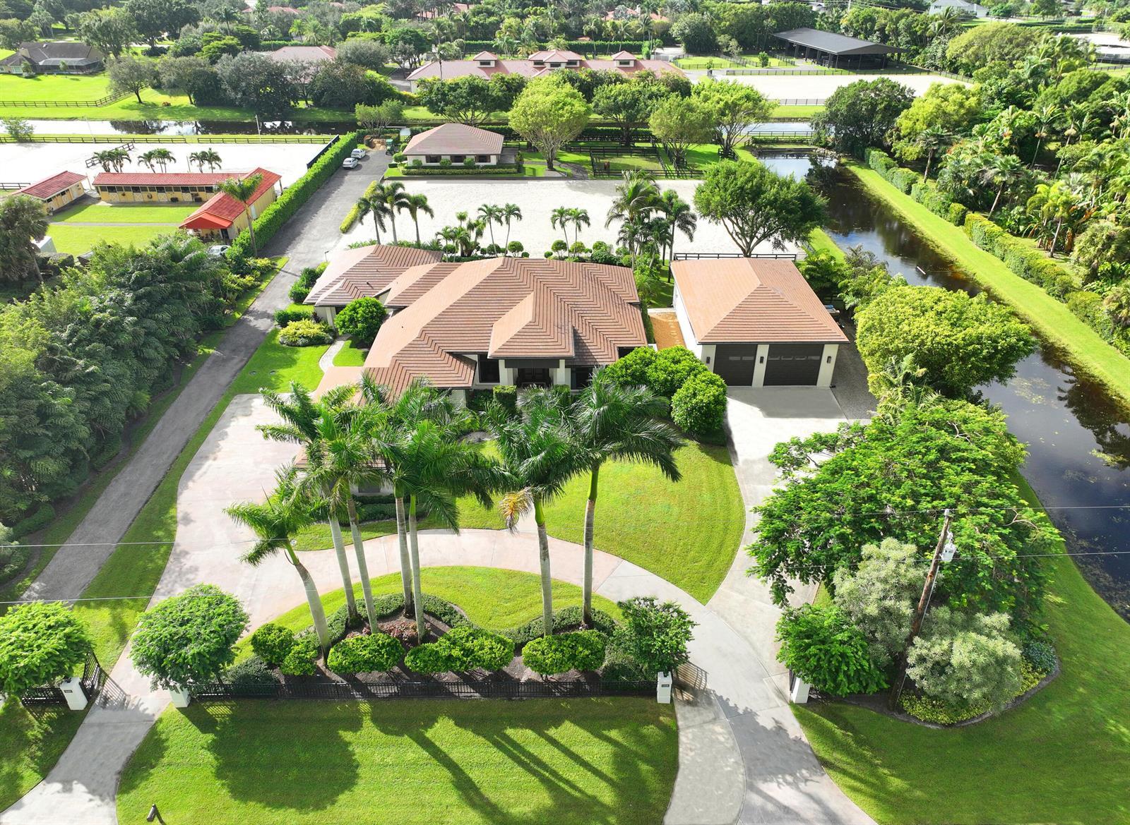 14439 Draft Horse Lane, Wellington FL 33414 photo 2