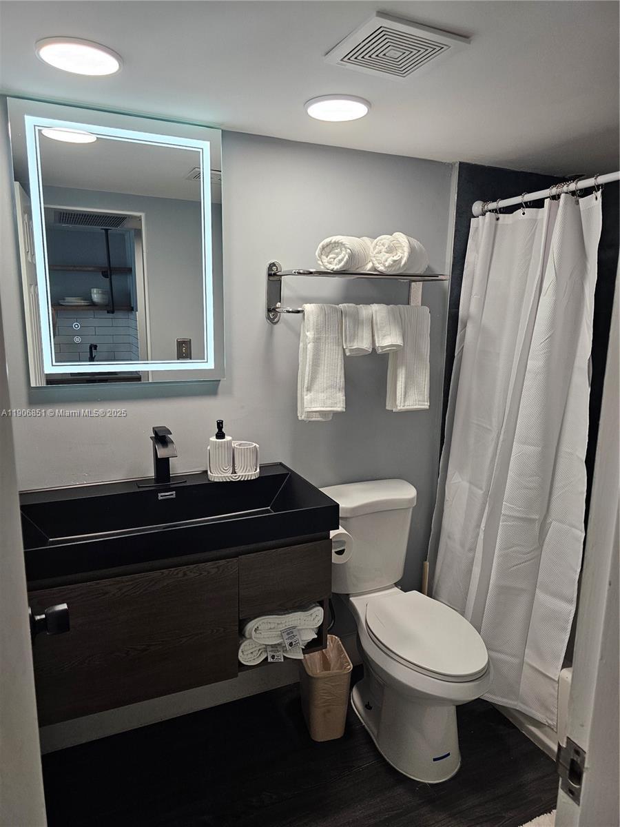 19201 Collins Ave # 324, Sunny Isles Beach FL 33160 photo 3