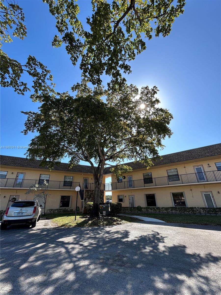 200 Berkley Rd # 113, Hollywood FL 33024 photo 3