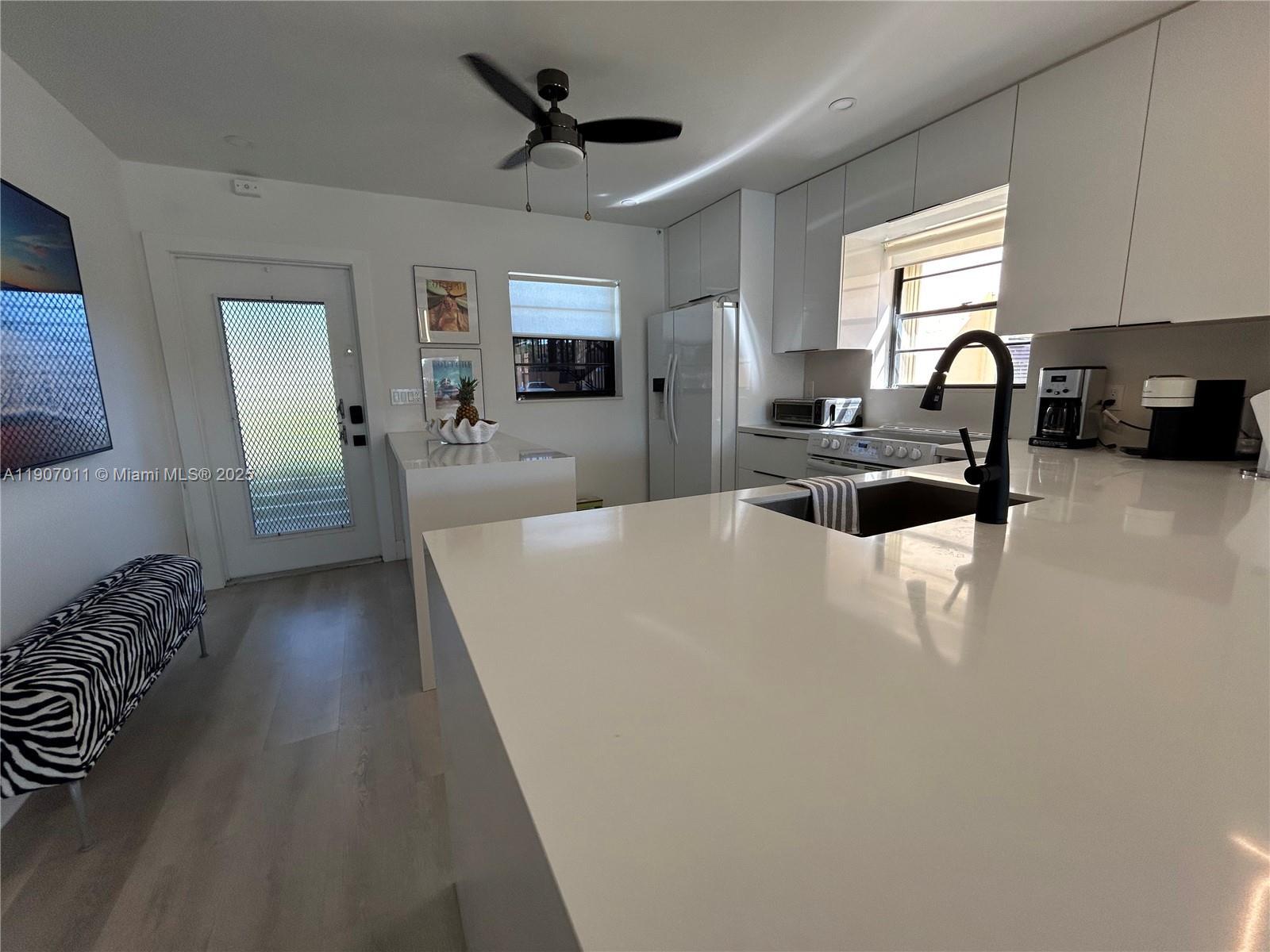 200 Berkley Rd # 113, Hollywood FL 33024 photo 4
