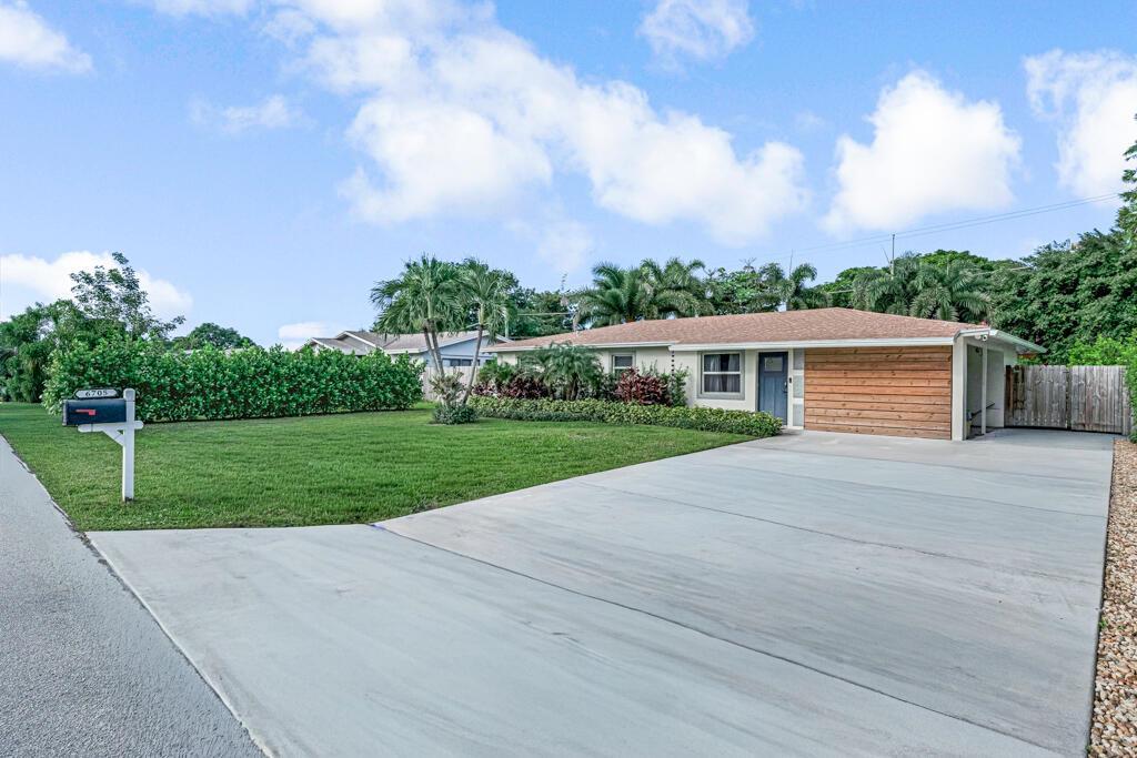 6705 Massachusetts Drive, Lake Worth FL 33462 photo 4