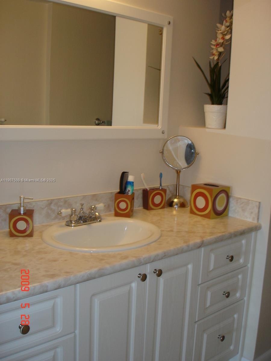 18061 Biscayne Blvd, Aventura FL 33160 photo 4
