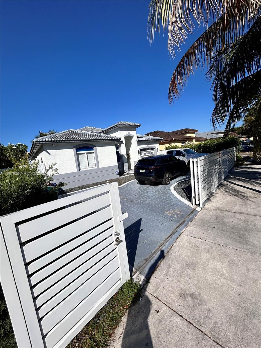 4607 NW 165th St, Miami Gardens FL 33054 photo 3