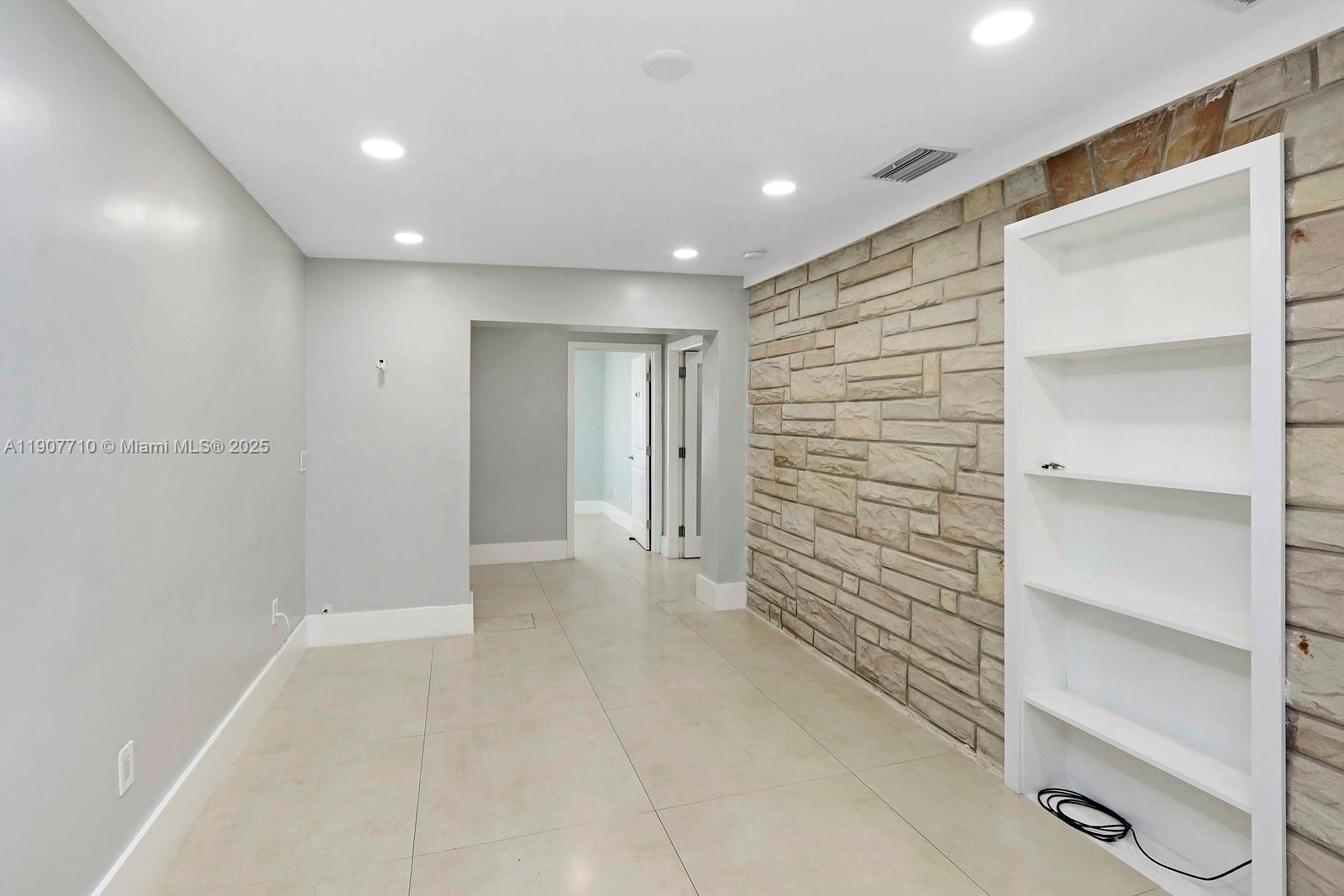 70 NW 8th St, Homestead FL 33030 photo 3