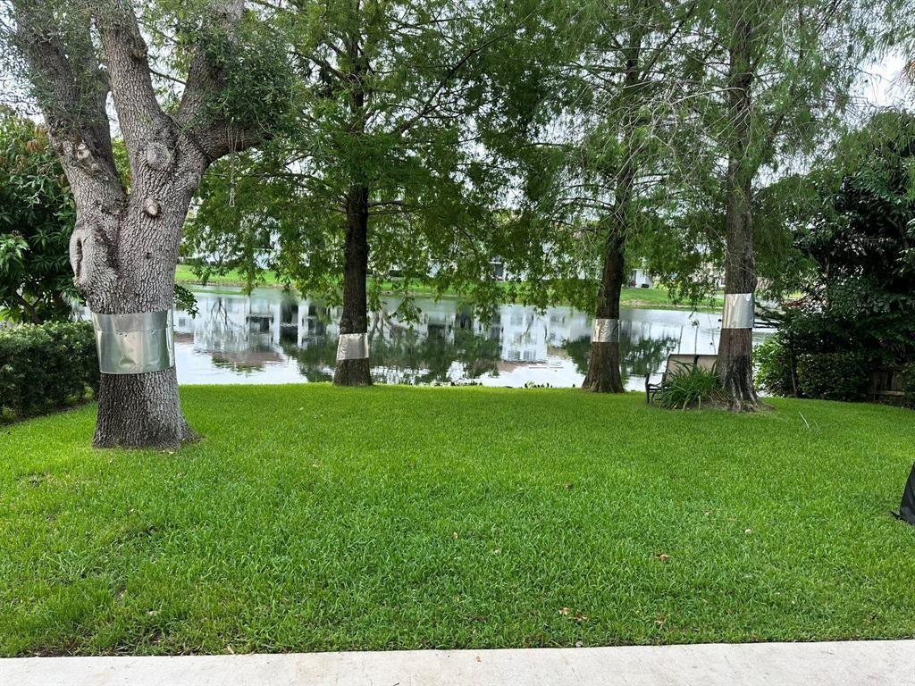 9821 NW 22 Street, Pembroke Pines FL 33024 photo 2