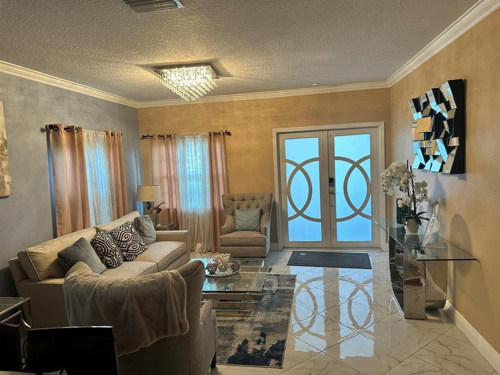 9821 NW 22 Street, Pembroke Pines FL 33024 photo 3