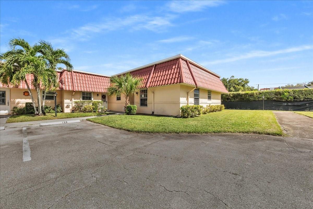 123 Amherst Lane # 123, Lake Worth FL 33467 photo 2