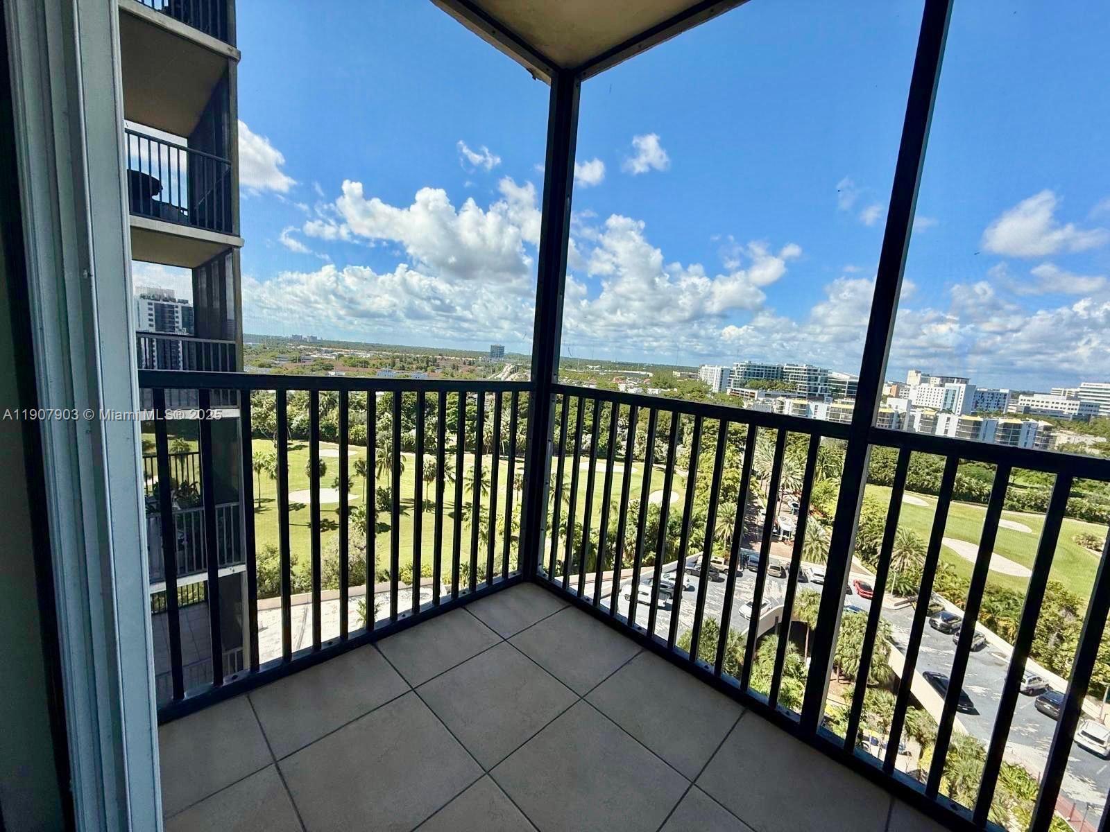 20301 W Country Club Dr # 1421, Aventura FL 33180 photo 3