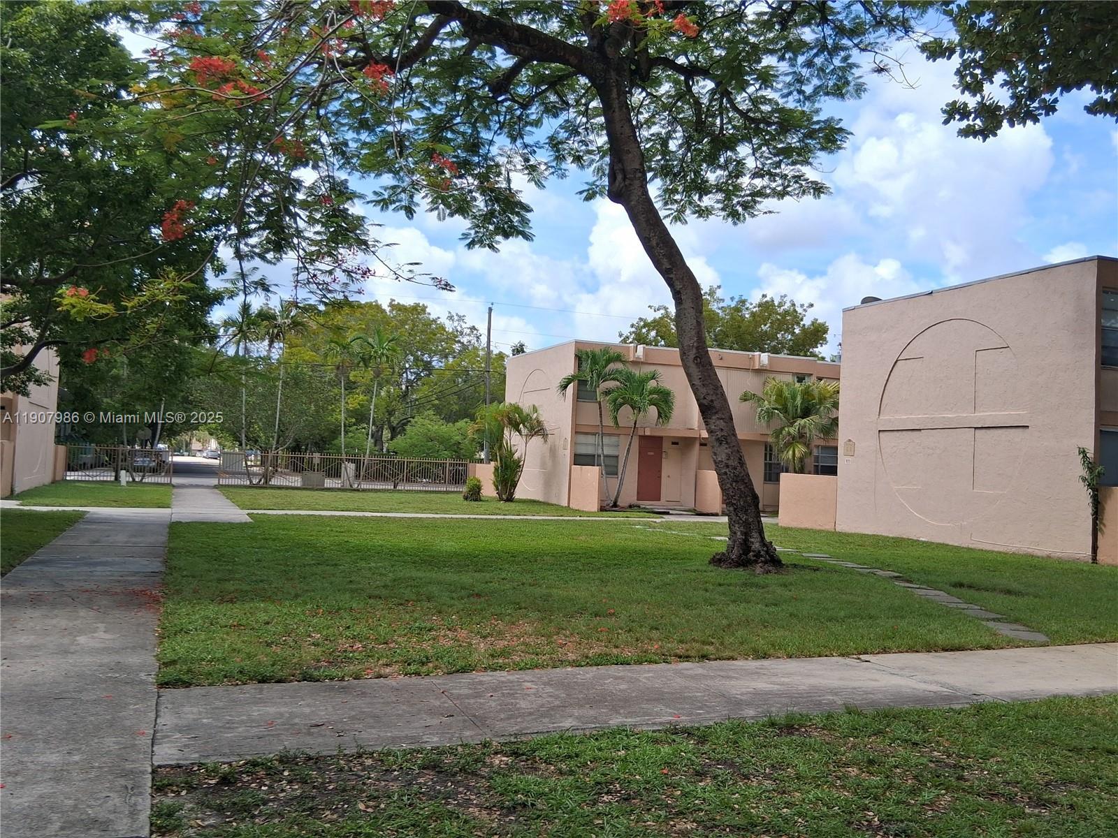 6103 SW 69th St # 41, South Miami FL 33143 photo 2