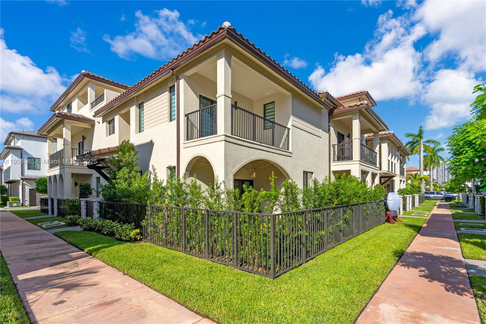 4608 NW 83rd Pkwy, Doral FL 33166 photo 3