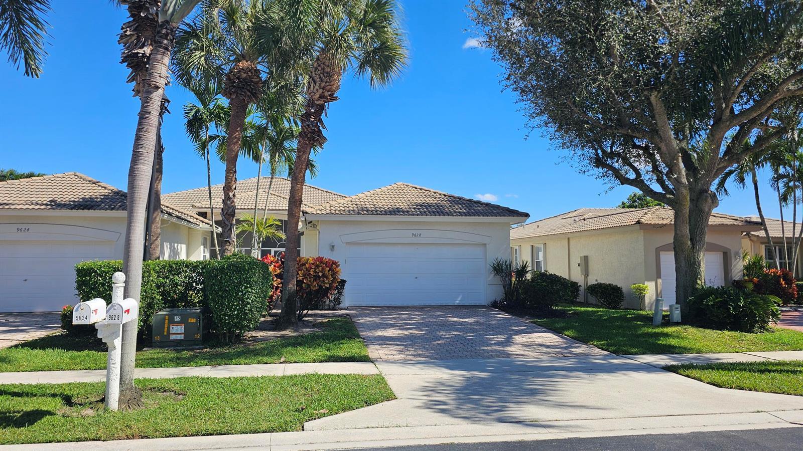 9628 Crescent View Drive N, Boynton Beach FL 33437 photo 2