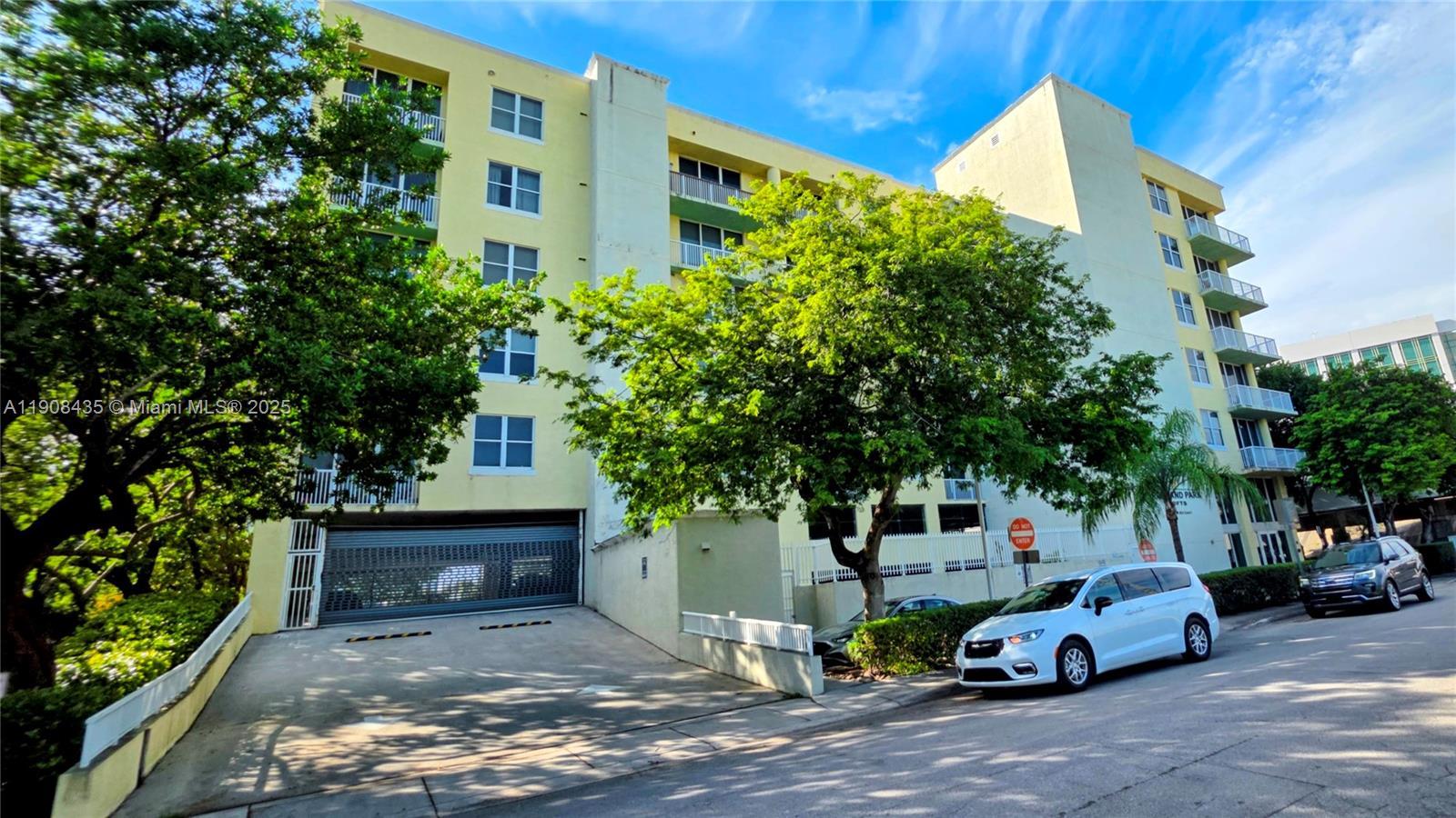 1350 NW 8th Ct # 6, Miami FL 33136 photo 4