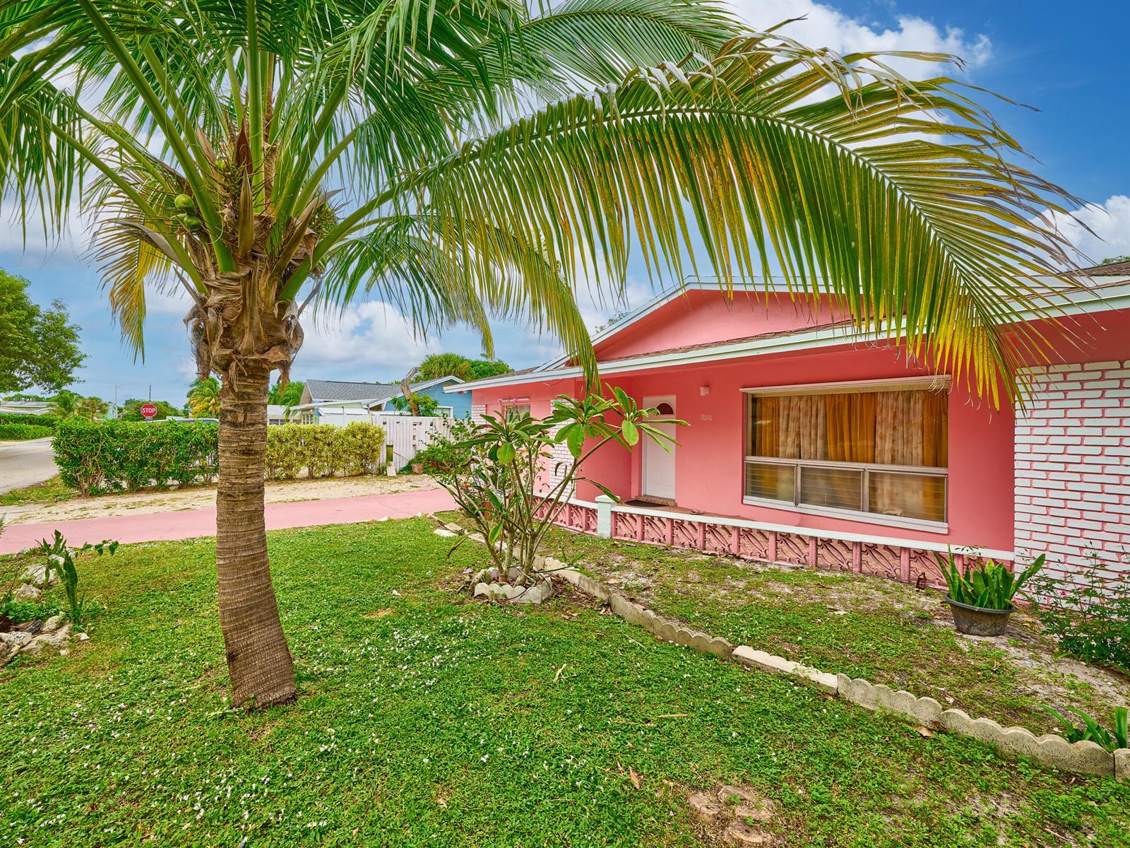 1010 S B Street, FL 33460 photo 5