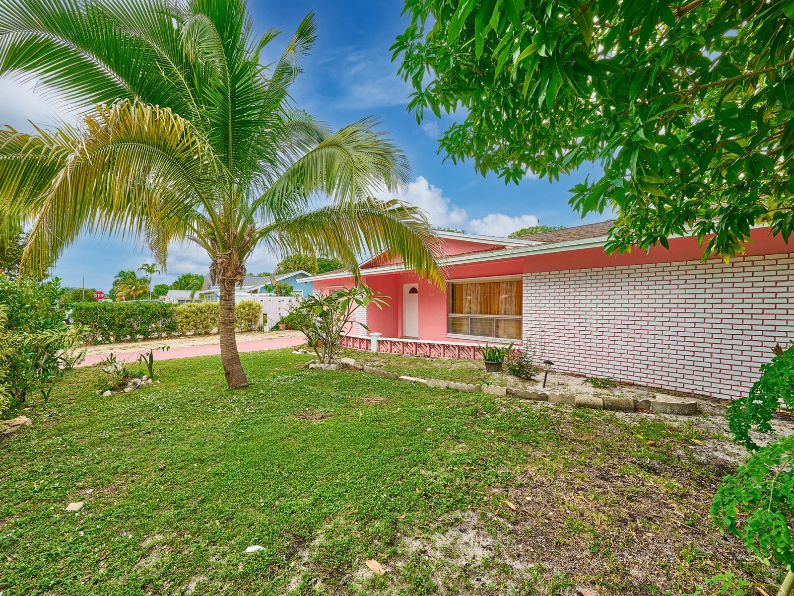 1010 S B Street, FL 33460 photo 4