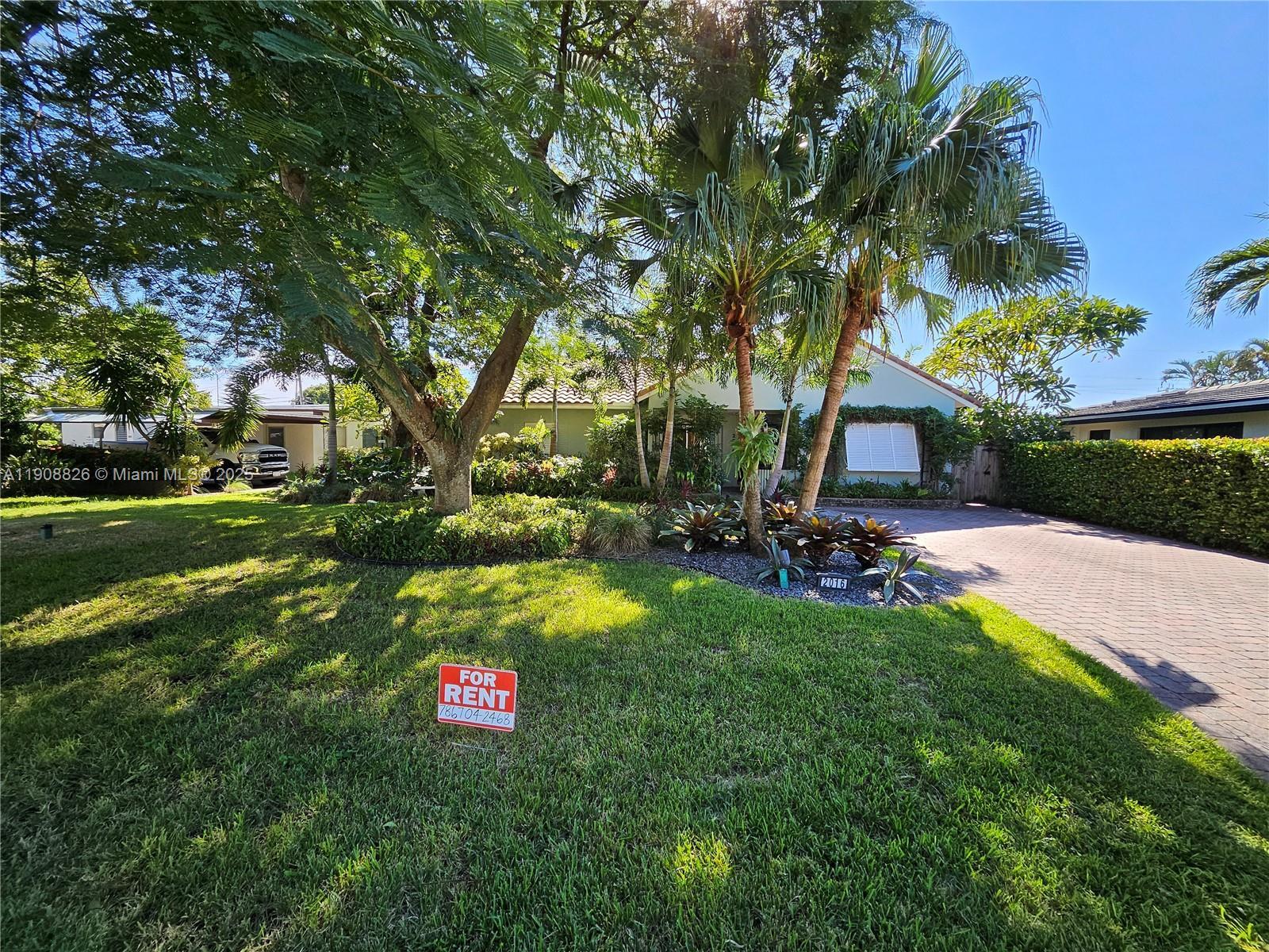 2016 NE 26th Dr, Wilton Manors FL 33306 photo 2