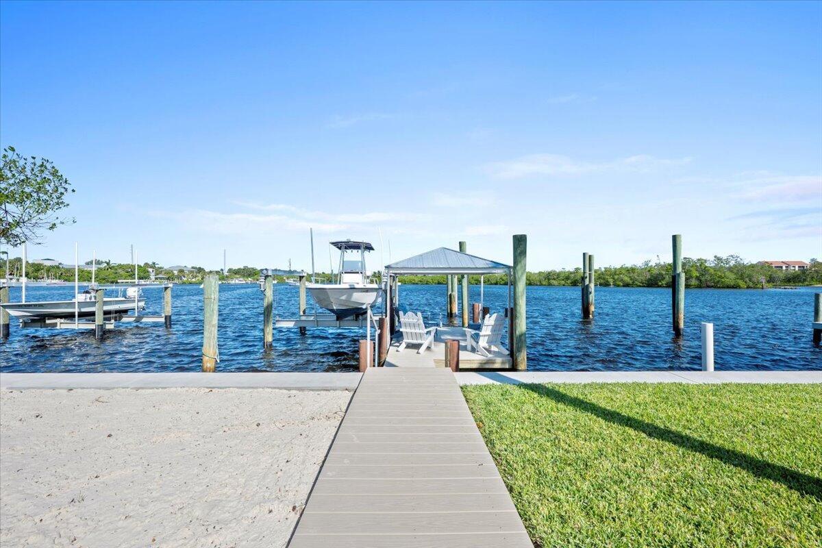 119 Elsa Road, Jupiter FL 33477 photo 5